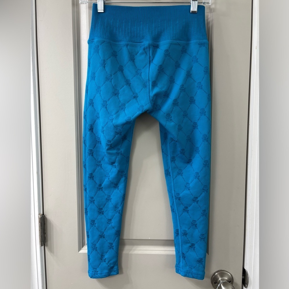 Betty Designs Vibrant Blue Women's Cropped Leggings with Skull design - Picture 3 of 4